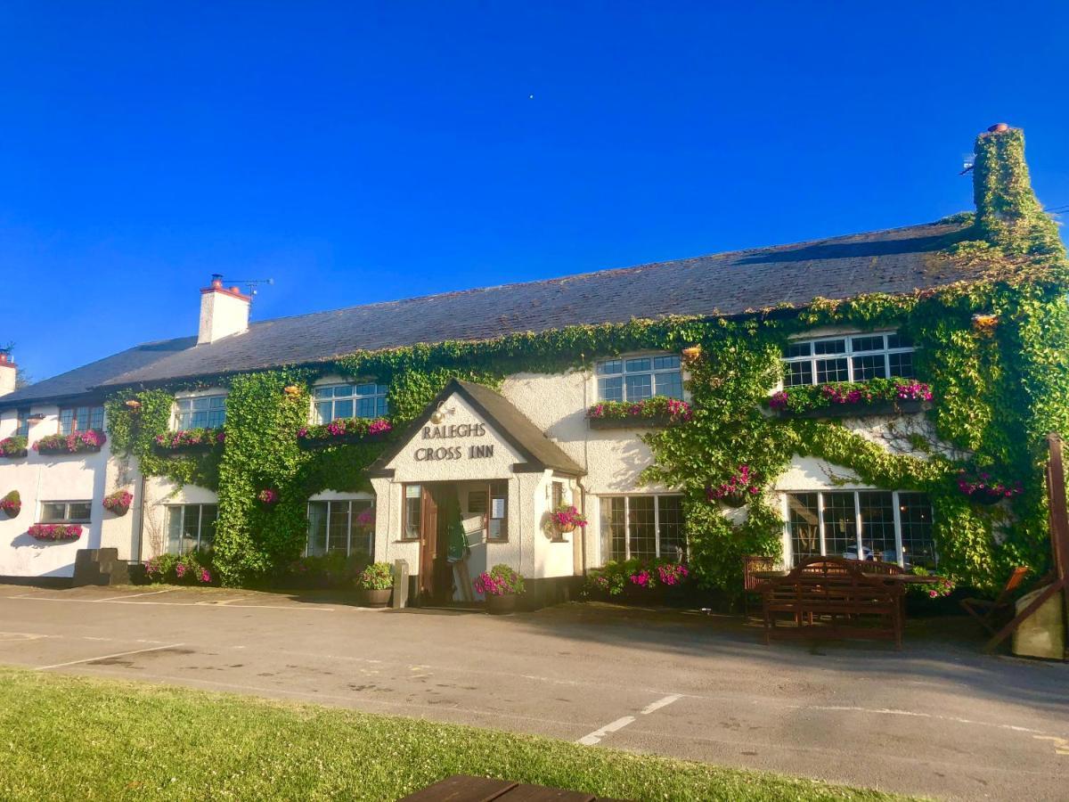Raleghs Cross Inn Clatworthy Exteriér fotografie